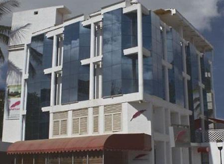 Shilton Suites Bangalore Exterior foto