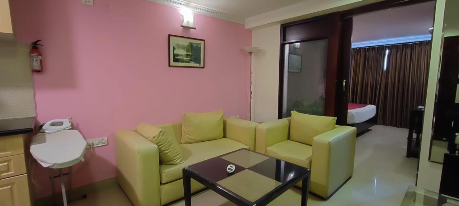 Shilton Suites Bangalore Exterior foto